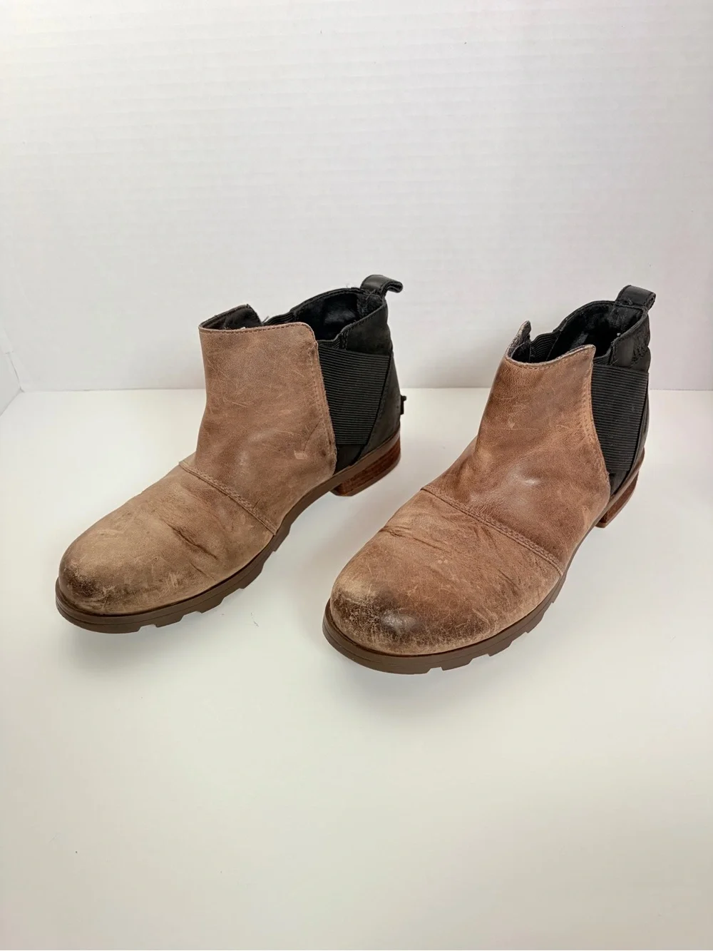 Sorel Emelie Chelsea Boots Waterproof Leather Suede Pull On Tan Black Size 8.5